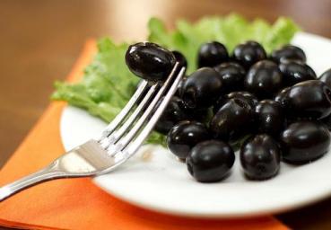 Оливки консервированные (маслины чёрные)